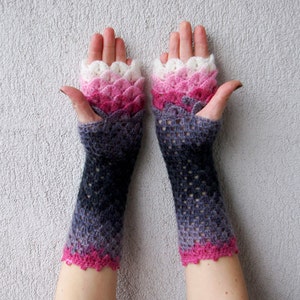 Fingerless gloves Wrist warmers Cute arm warmers in pink gray white Womens fingerless gloves Lacy gloves Scaled Fingerless mittens image 2