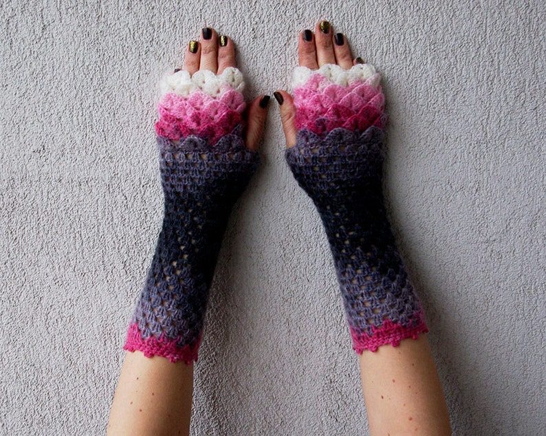 Fingerless gloves Wrist warmers Cute arm warmers in pink gray white Womens fingerless gloves Lacy gloves Scaled Fingerless mittens image 3