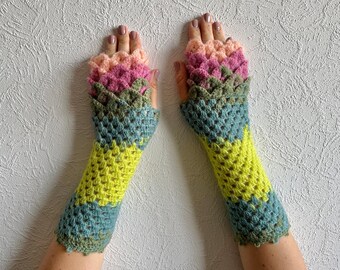 Fingerless gloves Wrist warmers Cute arm warmers in pink green Womens fingerless gloves Lacy gloves Scaled Fingerless mittens
