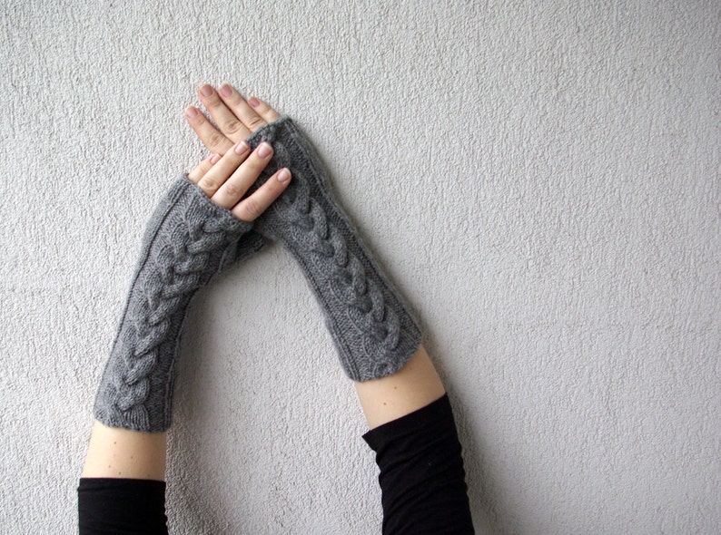 Knit Fingerless Gloves Knit Fingerless Gloves Light grey Hand-knitted Cabled Warmers Gloves & Mittens zdjęcie 5