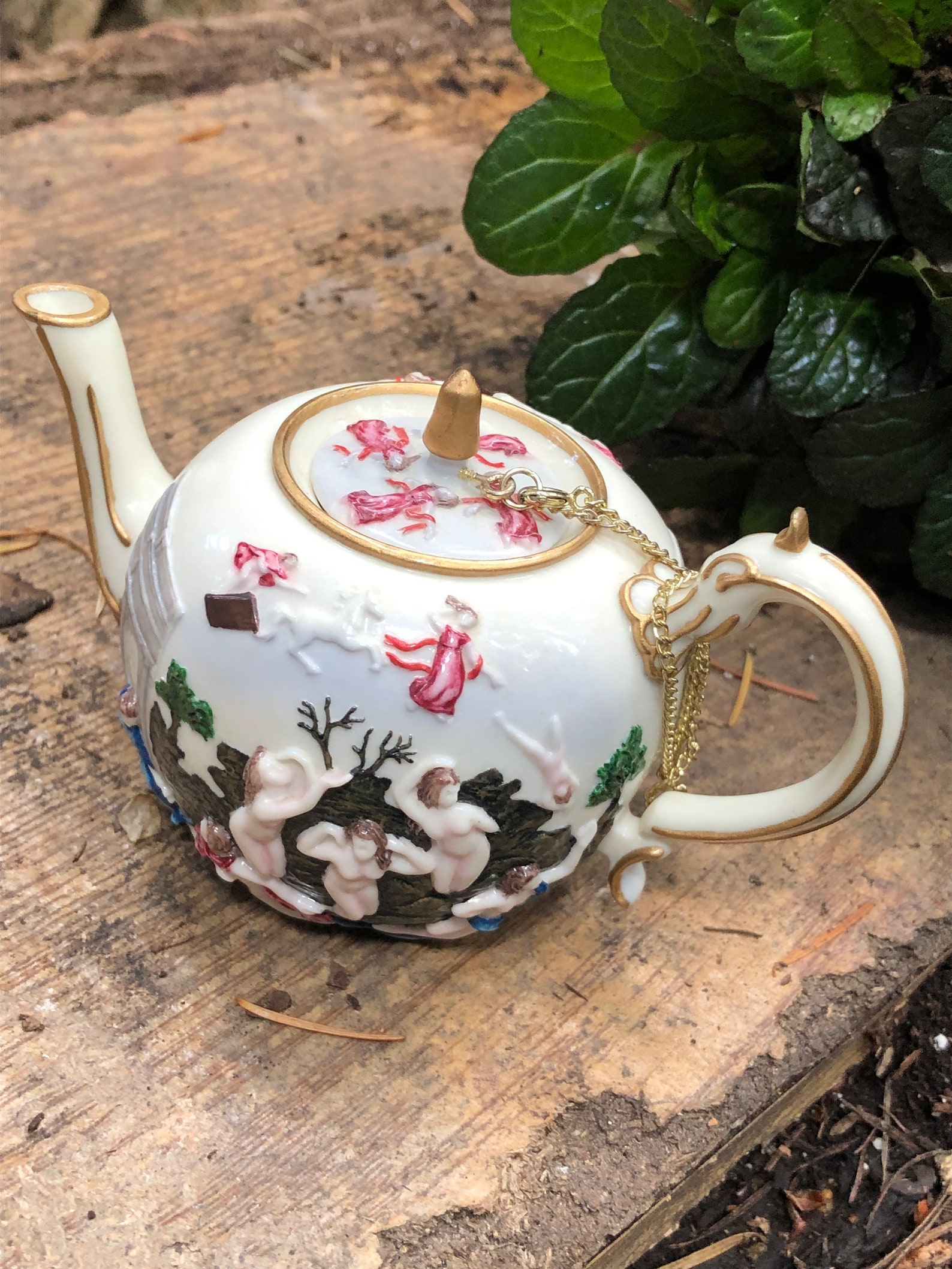 Niñi collectible teapot Victoria and Albert franklin mint Etsy