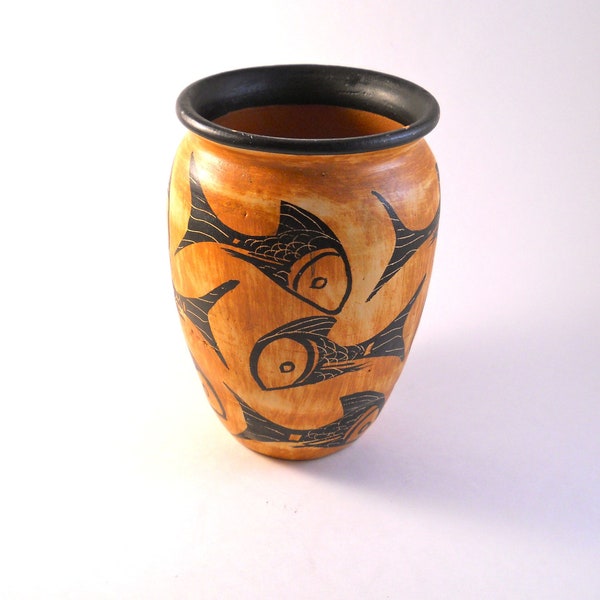 Signierte Brown Orange Schwarz Keramik Vase asiatischen Koi-handgemalt von Andres S