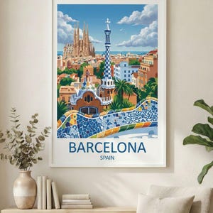 Puede incluir: Un p&oacute;ster enmarcado con una vibrante ilustraci&oacute;n de Barcelona, Espa&ntilde;a. La obra de arte muestra lugares emblem&aacute;ticos como la Sagrada Familia y el Park G&uuml;ell, con el nombre de la ciudad y el pa&iacute;s impresos.