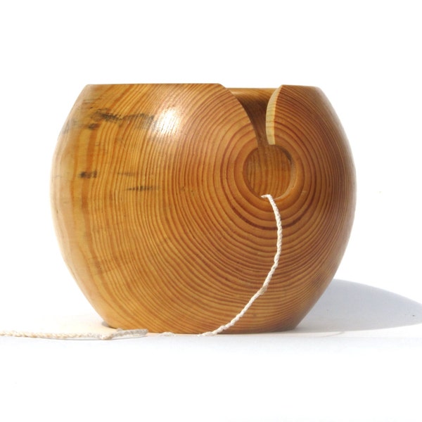 Knitters' / Crocheters' Bowl, Yarn holder, Pine Wood, 20 x 16cm (8 x 6.5 in) Will hold a 5 in ball of yarn, soft natural finish