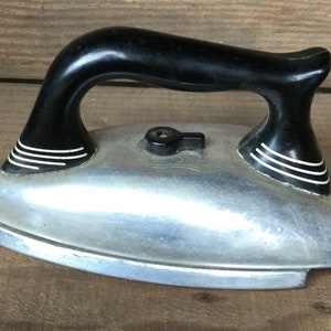 Vintage Dolly Dell Toy Iron 1950s