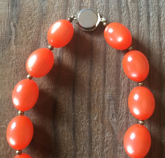 1960s Orange Bubble Necklace - image 5