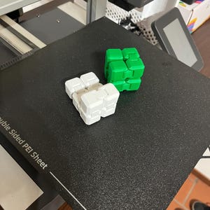 Infinity Cube Fidget Toy – Stressabbau-Würfel für Konzentration und Entspannung
