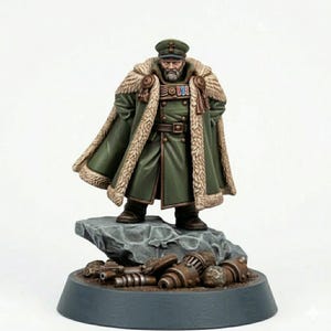 Puede incluir: Un letrero de madera hecho a mano con la palabra "Bienvenido" escrita a mano. El letrero está pintado de blanco con un acabado envejecido y un pequeño corazón decorativo. Diseñado para uso en interiores o exteriores.