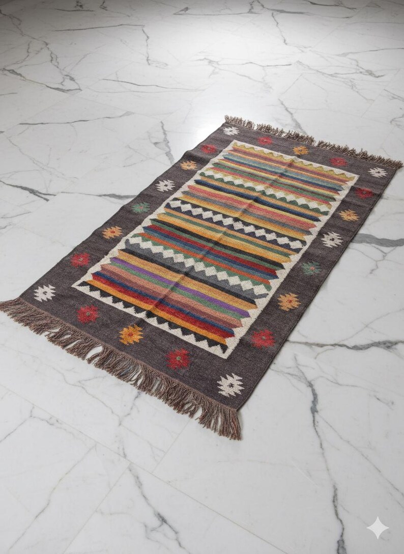 Hand-Woven Indian Kilim Dhurrie Rug, Handmade Turkish Vintgae Geometric Wool Jute Kilim Rug, Flatweave Bohemian Boho Home Decor Rug image 14