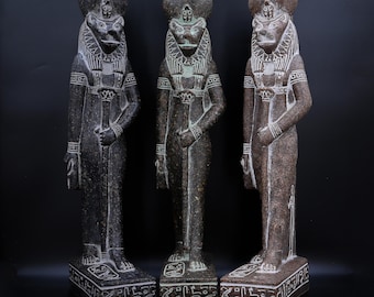 エジプトで作られた、セクメト女神の立つユニークな像。力強い