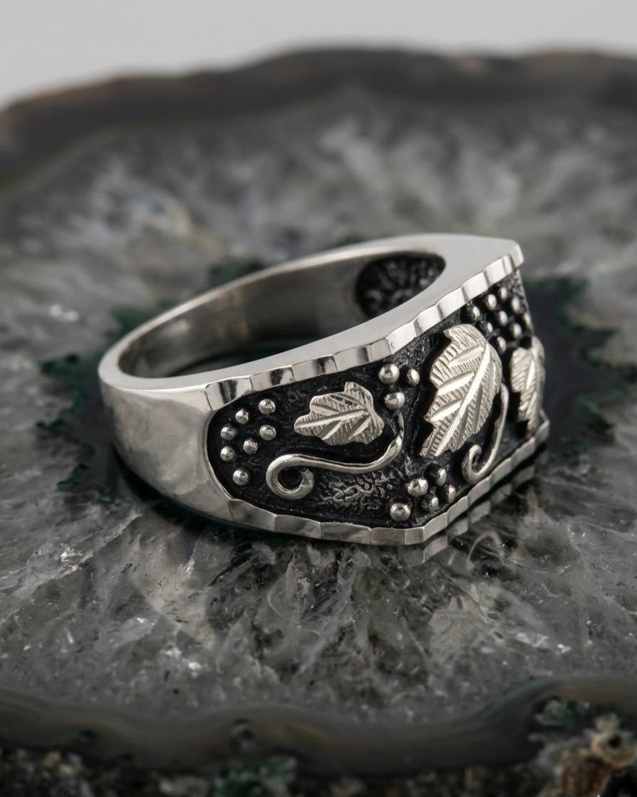 Wheeler Mfg Ring - Etsy