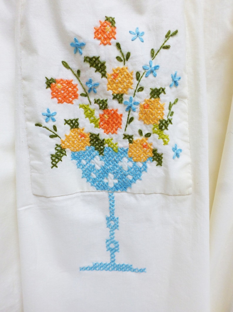 Apron Hand Embroidered Cross Stitch Vintage Free Shipping!