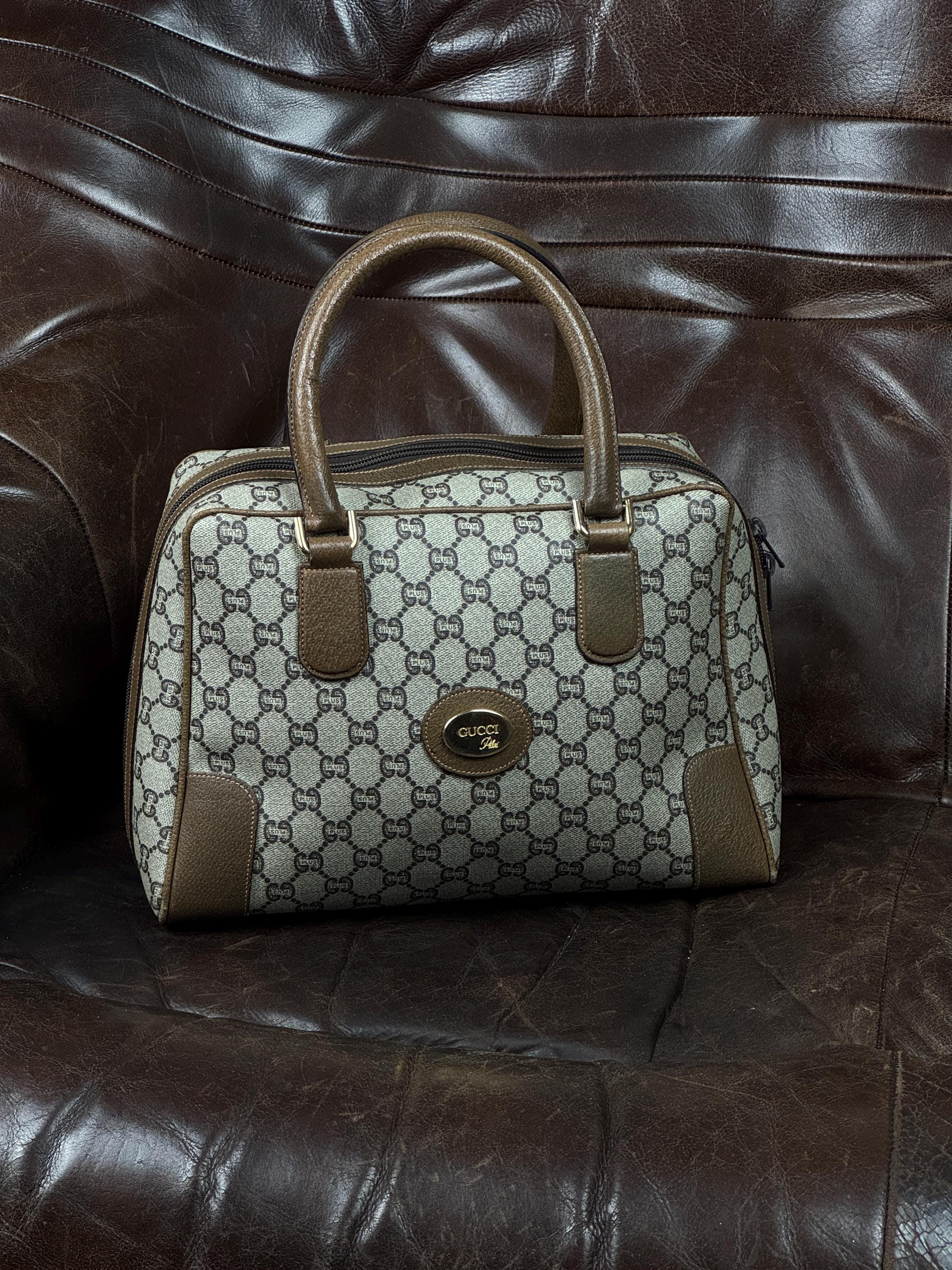 ショルダーバッグ OLD GUCCI PLUS GG LEATHER SHOULDER BAG Old Gucci Plus Shoulder Mini Bag Vintage GG Leather Brown x Beige