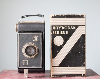 Antique Vintage 1940's Jiffy Kodak Six - 20 Series II Compact Pocket Camera with Original Box