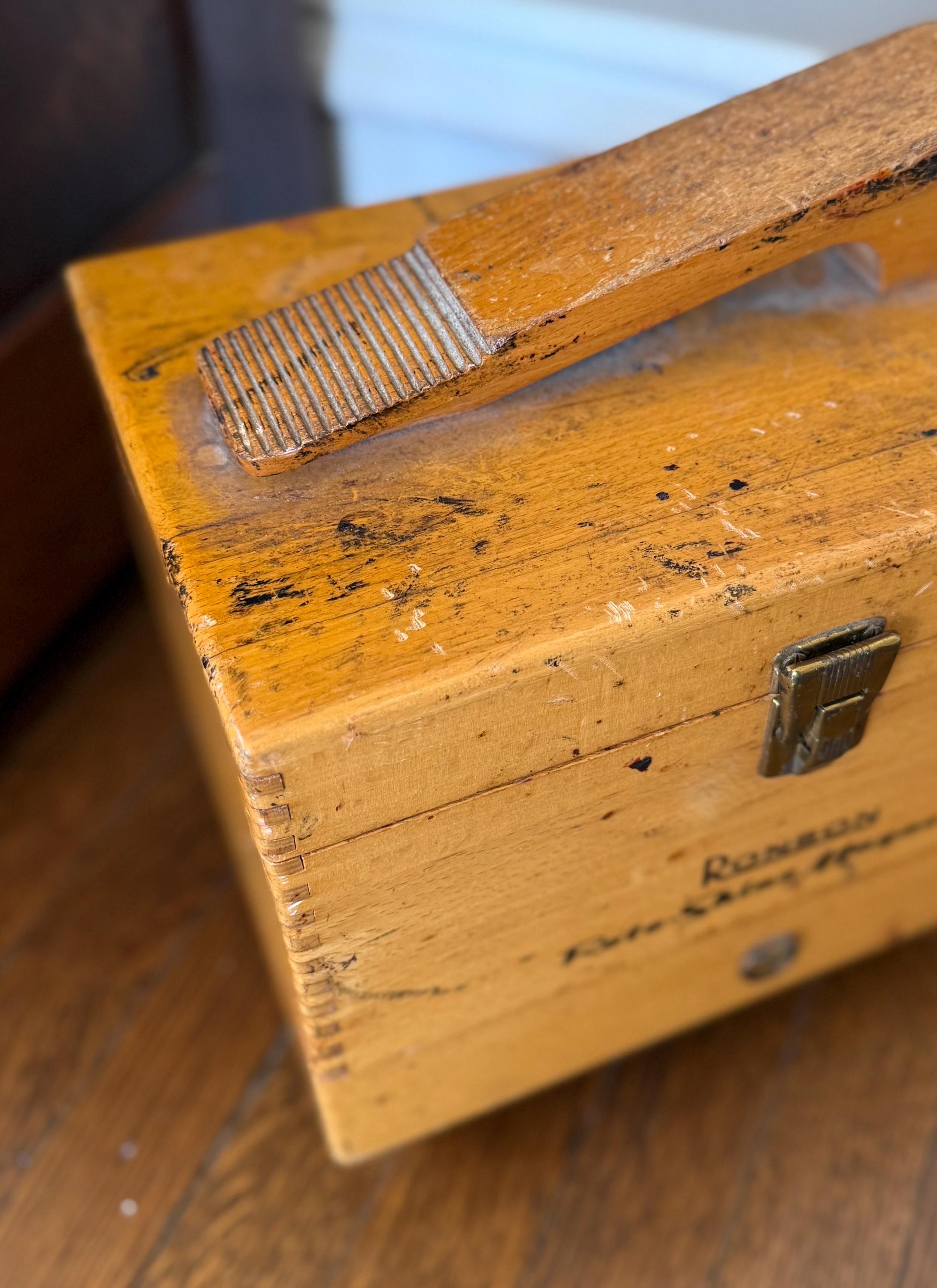 Vintage Ronson Roto-shine Magnetic Shoe Shine Box – Mid Century