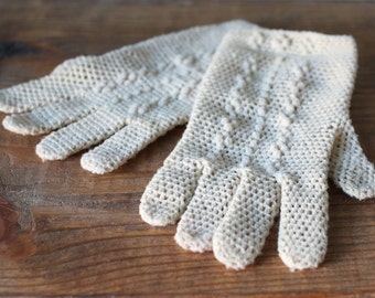 Vintage Ivory Crochet Gloves / Junior Cotillian / Child or Small One Size