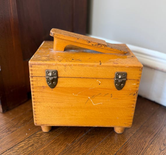 Vintage Ronson Roto-shine Magnetic Shoe Shine Box – Mid Century