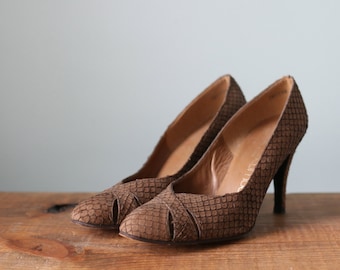 Vintage Brown Suede Snakeskin High Heel Pump Shoes / Stuart Weitzman for Mr. Seymour Size 6.5