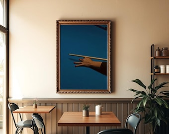 Arte murale da biliardo – Stampa fotografica di una mano sul tavolo da biliardo – Decorazione sportiva in feltro verde – Download digitale o poster