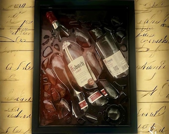 Epoxidharz Wandbild aus Asbach Uralt | Handgemachte Deko aus Harz und gebrochener Flasche | Geschenkidee | Scherbenbild | Broken Bottle