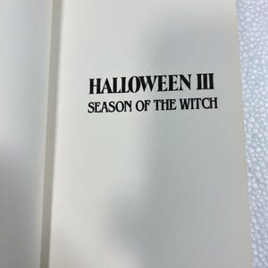 Halloween III: La temporada de la bruja, de Jack Martin | Edición de bolsillo | Novelización de película de terror imagen 2