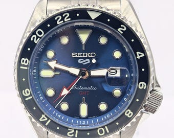 Vintage Seiko 5 Sports Automatir Date Indicator Blue Dial Japan Made Men's Wrist Watch Free Shipping
