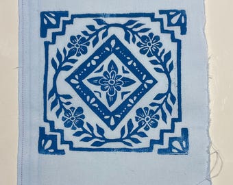 Parche estampado a mano: aplique de tela rojo o azul