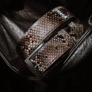 Ręcznie robiony klasyczny pasek ze skóry pytona | Naturalny pasek z pytona - Pasek męski i damski