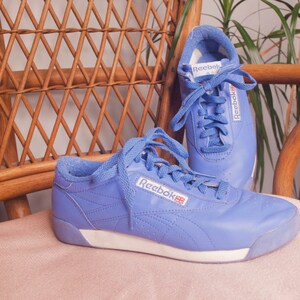 عرض العاهل جسديا reebok aerobic shoes 