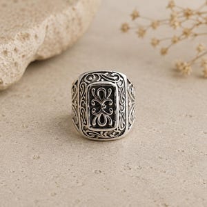Vintage Silver Signet Ring ,Handmade Engraved Shield Design Antique Style Statement Jewelry