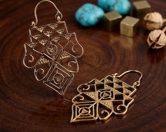 Pendientes colgantes geométricos de latón / Joyería de estilo bohemio tribal.