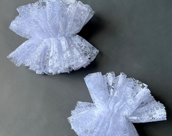 White Lace Wrist Cuffs - Burlesque costume accessory, Circus clown ruff, Victorian style, Christmas Outfit