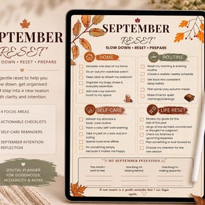 Può includere: Un'agenda digitale visualizzata sullo schermo di un tablet intitolata September Reset, con sezioni per Home, Routine, Self-Care e Life Reset con caselle di controllo. Il layout include illustrazioni di foglie autunnali e una penna stilo bianca.