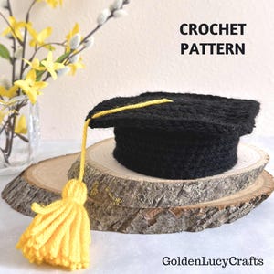 CROCHET PATTERN Graduation Cap with Tassel | Mortarboard | for Stuffed Animals | Plushies | Amigurumi | Toys