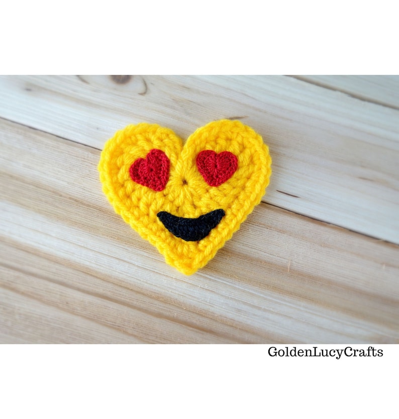 CROCHET PATTERN Heart Faces, Valentine's Day, Embellishment, Applique image 2