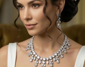 Set di gioielli da sposa Regency Swarovski: collana e orecchini a goccia in platino.