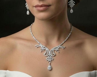 Elegant Swarovski Bridal Jewelry Set. Mother of the Bride. Necklace and Earrings. Cubic Zirconia.
