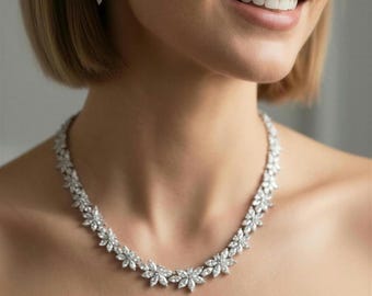 Set di gioielli da sposa: scegli la lunghezza! Collana e orecchini a goccia in platino, motivo floreale