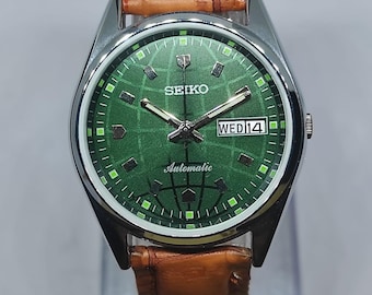 Vintage Seiko 5 Automatic Watch green Dial Brown Leather Strap Day Date Refurbished