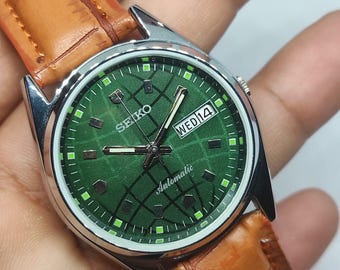 Refurbished Seiko 5 automatic watch green dial day date working order