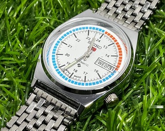 Seiko 5 automatic watch white Dial day date window all Working Order staleness steel