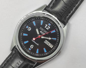 Refurbished Seiko 5 Automatic wrist watch Black dial day date window working order