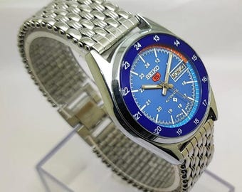 Vintage Seiko 5 Automatic Men's Watch: Light Blue Dial, Day/Date Function