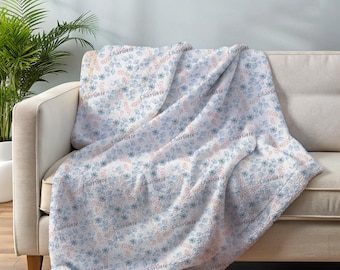 Manta personalizada para bebé niña: suave manta floral de minky / Regalo personalizado con nombre para recién nacida