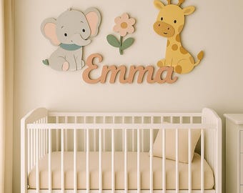 Letrero personalizado de safari para habitación infantil: elefante y jirafa, decoración de pared de madera 3D con nombre de bebé, temática de jungla, arte personalizado para habitación infantil.