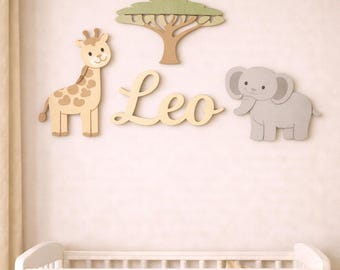 Letrero personalizado para habitación infantil sobre cuna, decoración de pared con animales de safari, letrero de madera con nombre de jirafa y elefante, arte de pared para habitación infantil en la jungla.