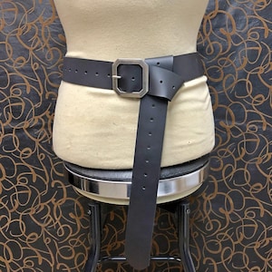 Cinturón largo medieval de cuero de 2'' de ancho con hebilla cuadrada maciza, negro o marrón, SCA, LARP