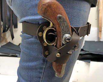 Mini flintlock holster with integrated straps to wear on the leg or arm! Design for Denix derringer 1850. High quality leather! Cosplay.