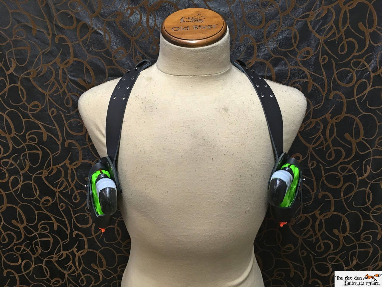スポーツトイ・アクショントイ onedrop code2 Double Shoulder Holster for Nerf Zombie Strike Revolver, Universal