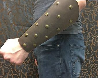 High quality leather barbarian leather bracers, 4 length available. Viking, LARP, cosplay.